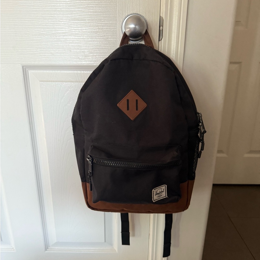 EUC - Herschel - Heritage Backpack Youth - 19L